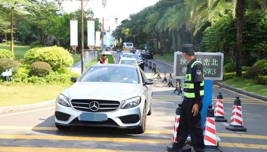 تخفيفًا لصعوبة ركن السيارات، تساعد "فاما ترافيك" المواطنين على التنقل "بكل سلاسة" في جبل مالوان
