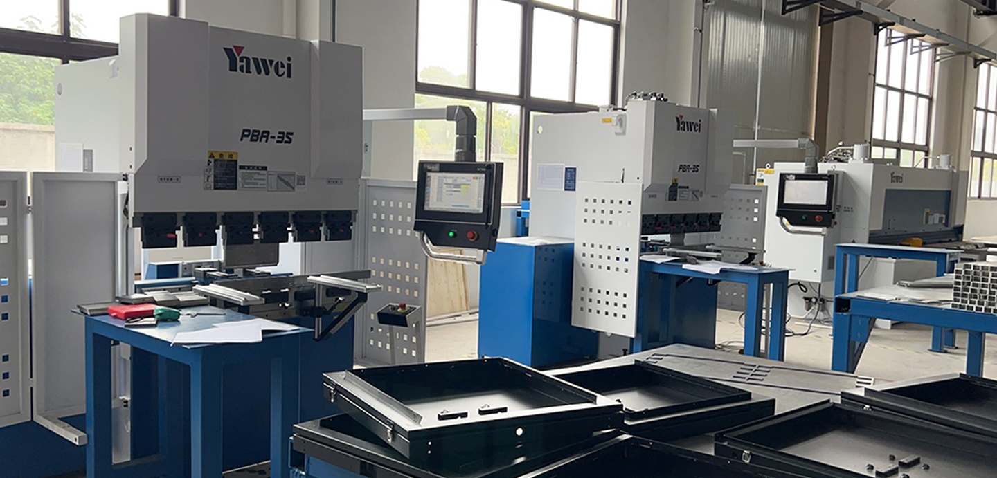 معدات الصفائح المعدنية