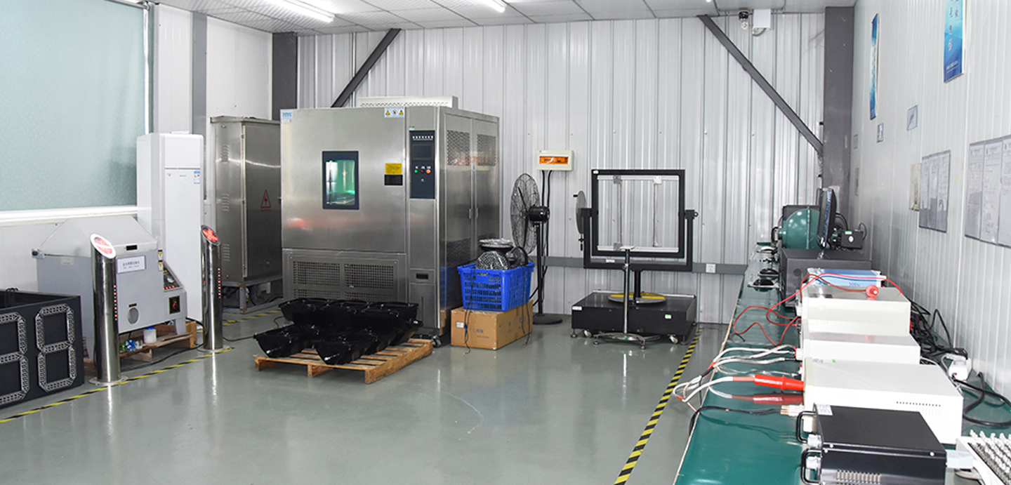 معدات المختبر