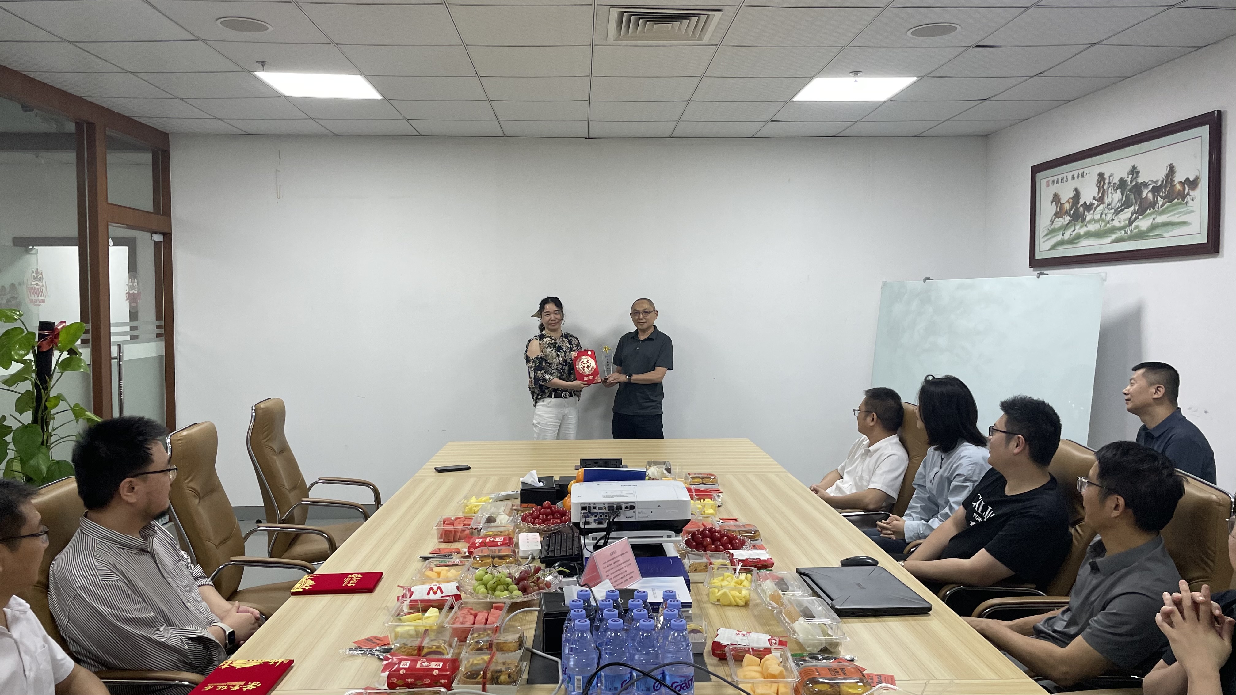 FAMA تكافئ فريق البحث والتطوير الأساسي