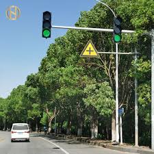 عمود إشارة المرور على شكل حرف F عمود إشارة المرور على شكل حرف F